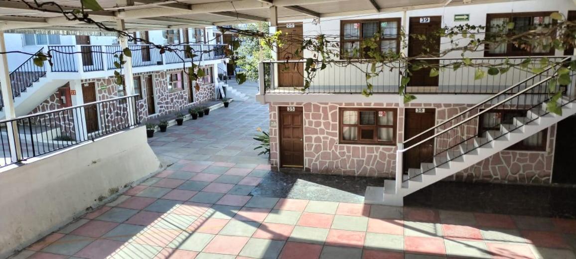 Hotel Avenida Ixmiquilpan Extérieur photo